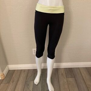 Lululemon In The Flow Cropped Leggings Size 6